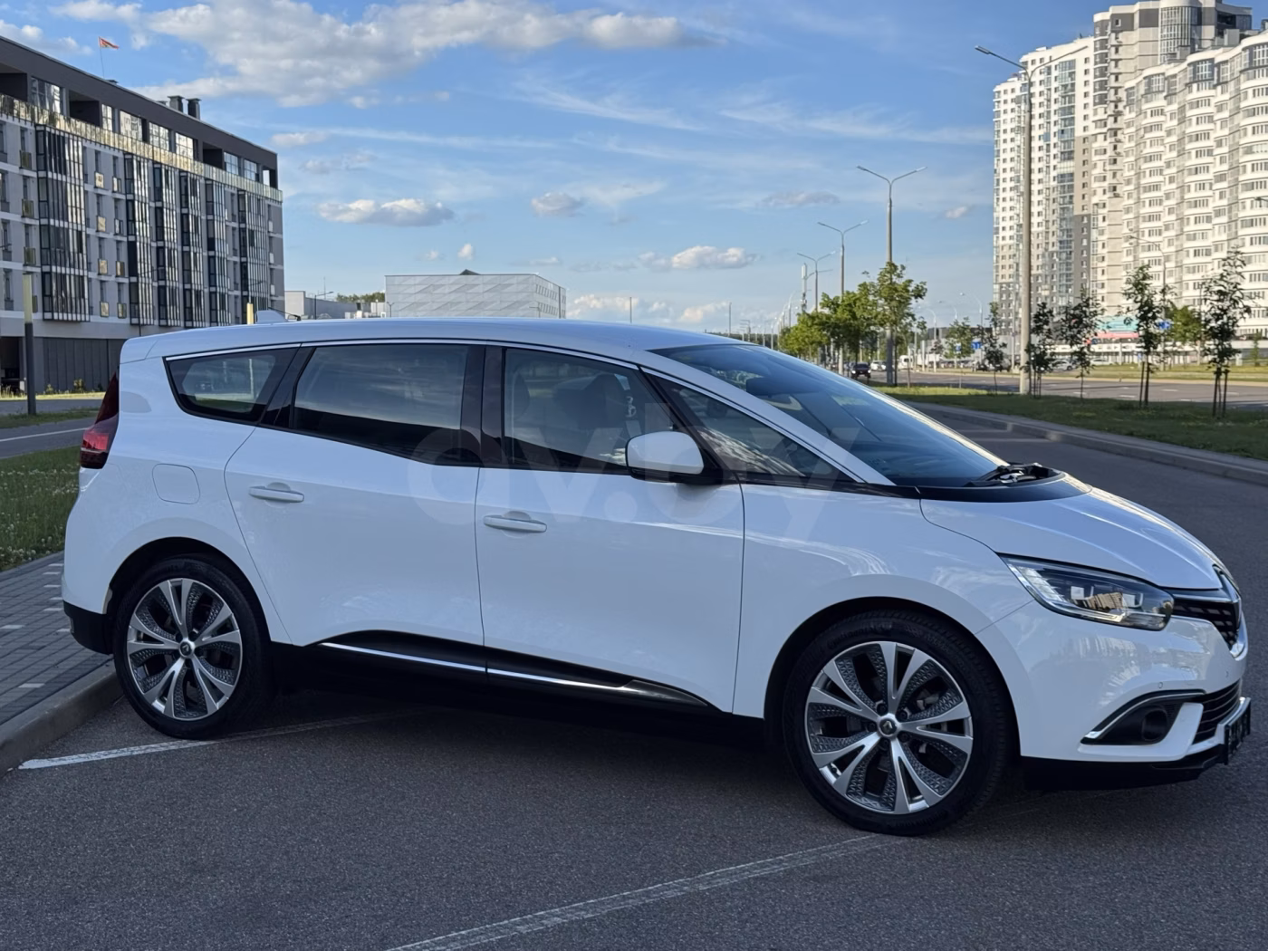 Renault Grand Scenic фото 5