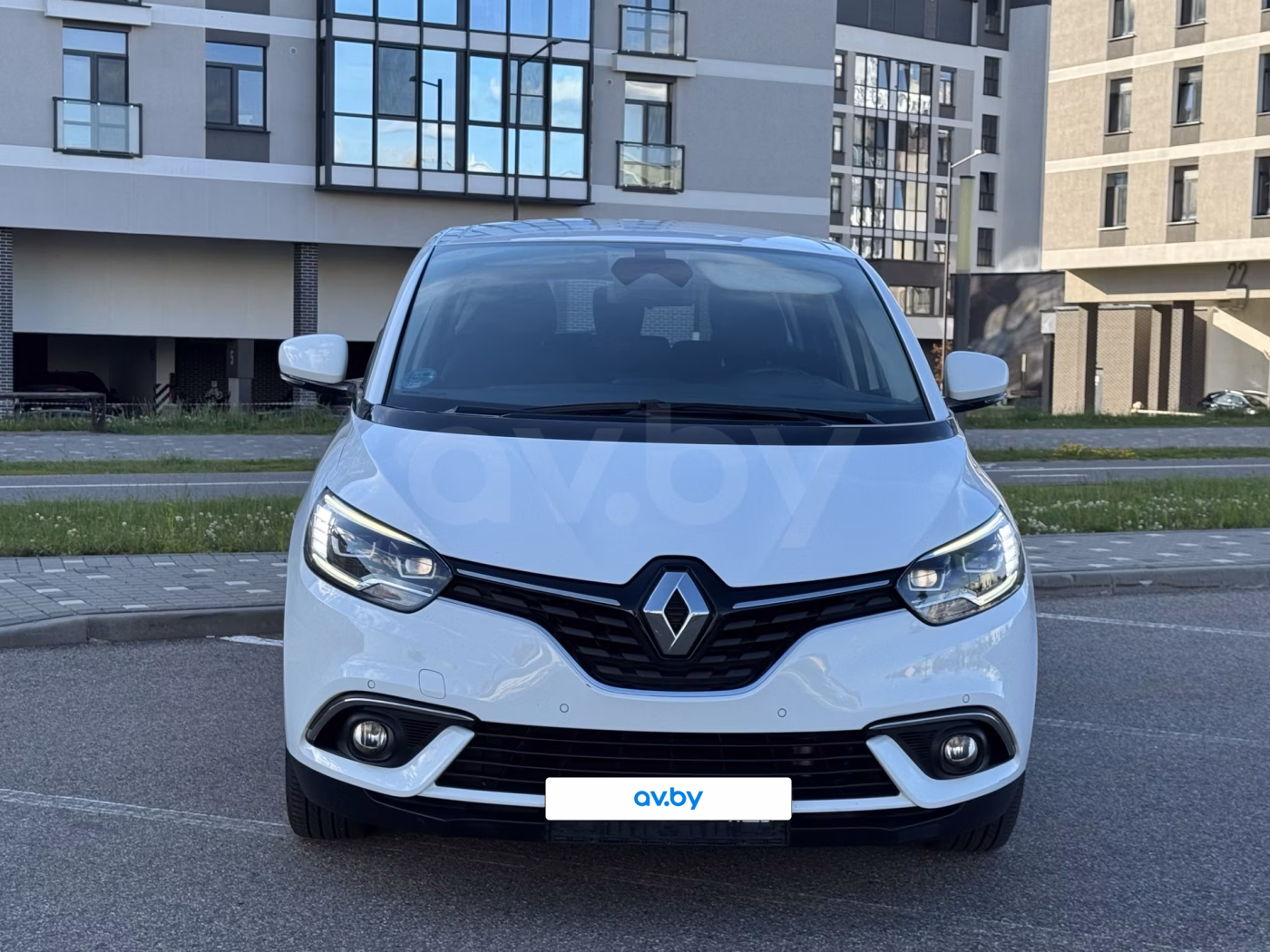 Renault Grand Scenic фото 11