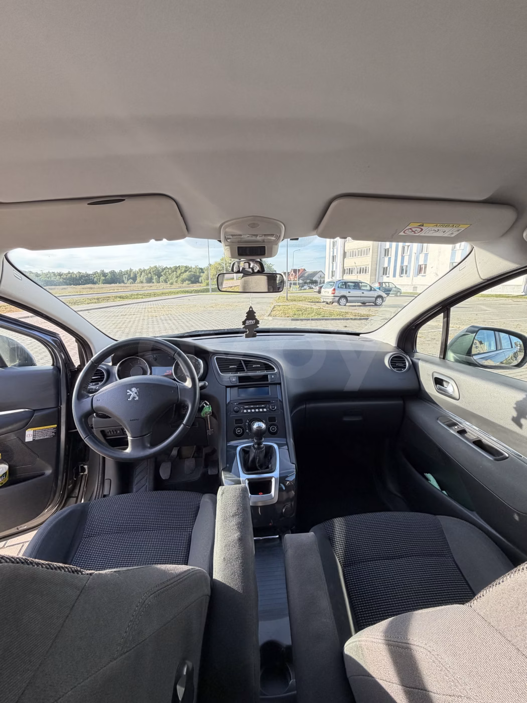 Peugeot 5008 фото 8