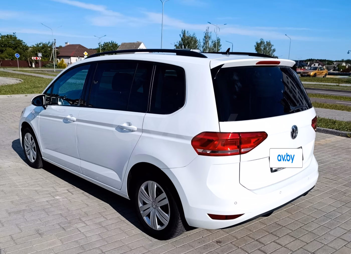 Volkswagen Touran фото 6
