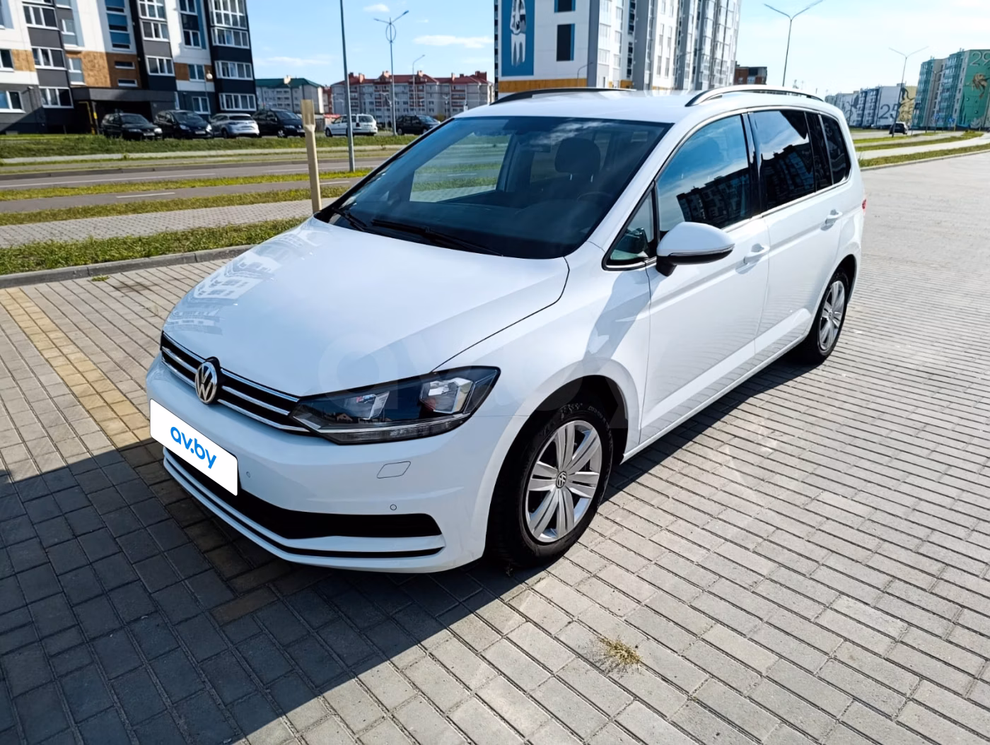 Volkswagen Touran фото 3