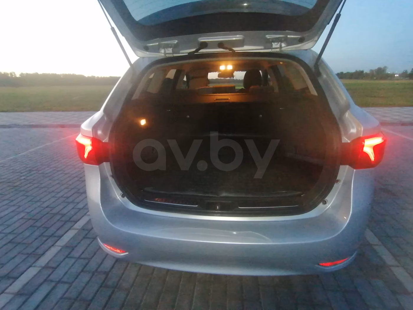 Toyota Avensis фото 20