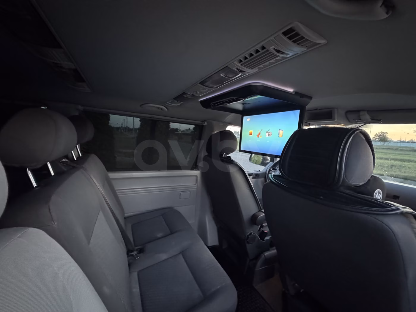 Volkswagen Caravelle фото 11