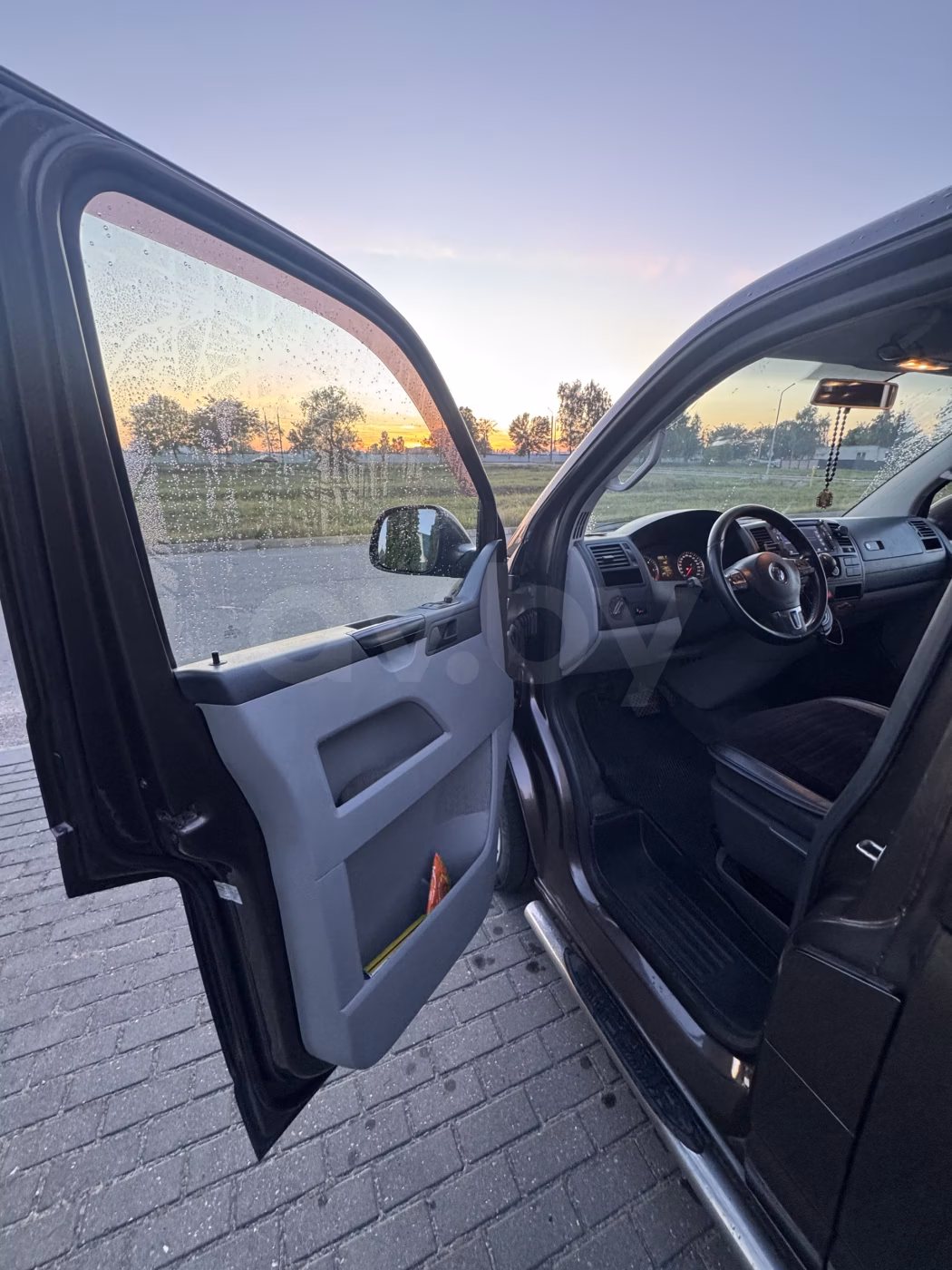 Volkswagen Caravelle фото 8