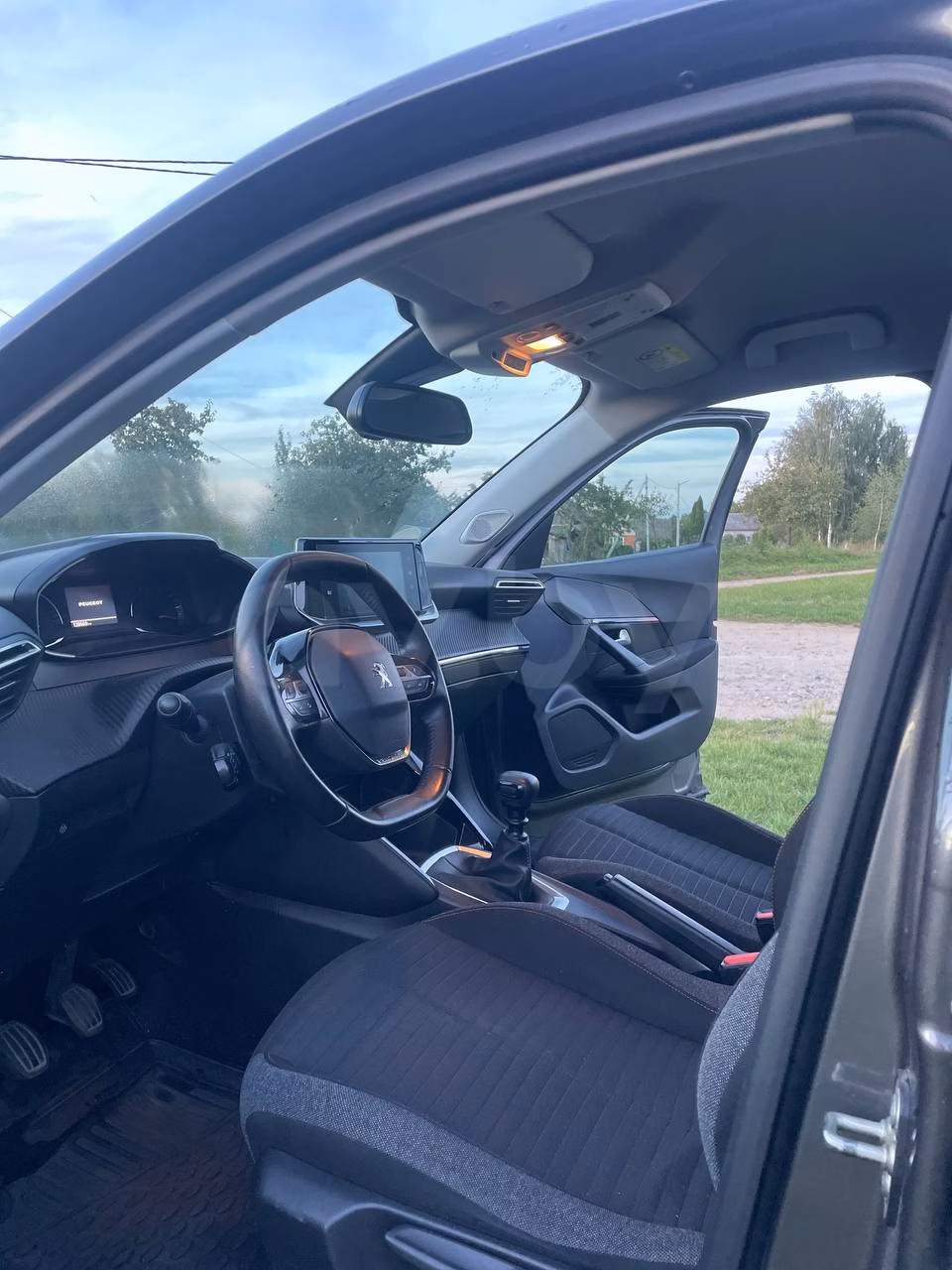 Peugeot 2008 фото 7