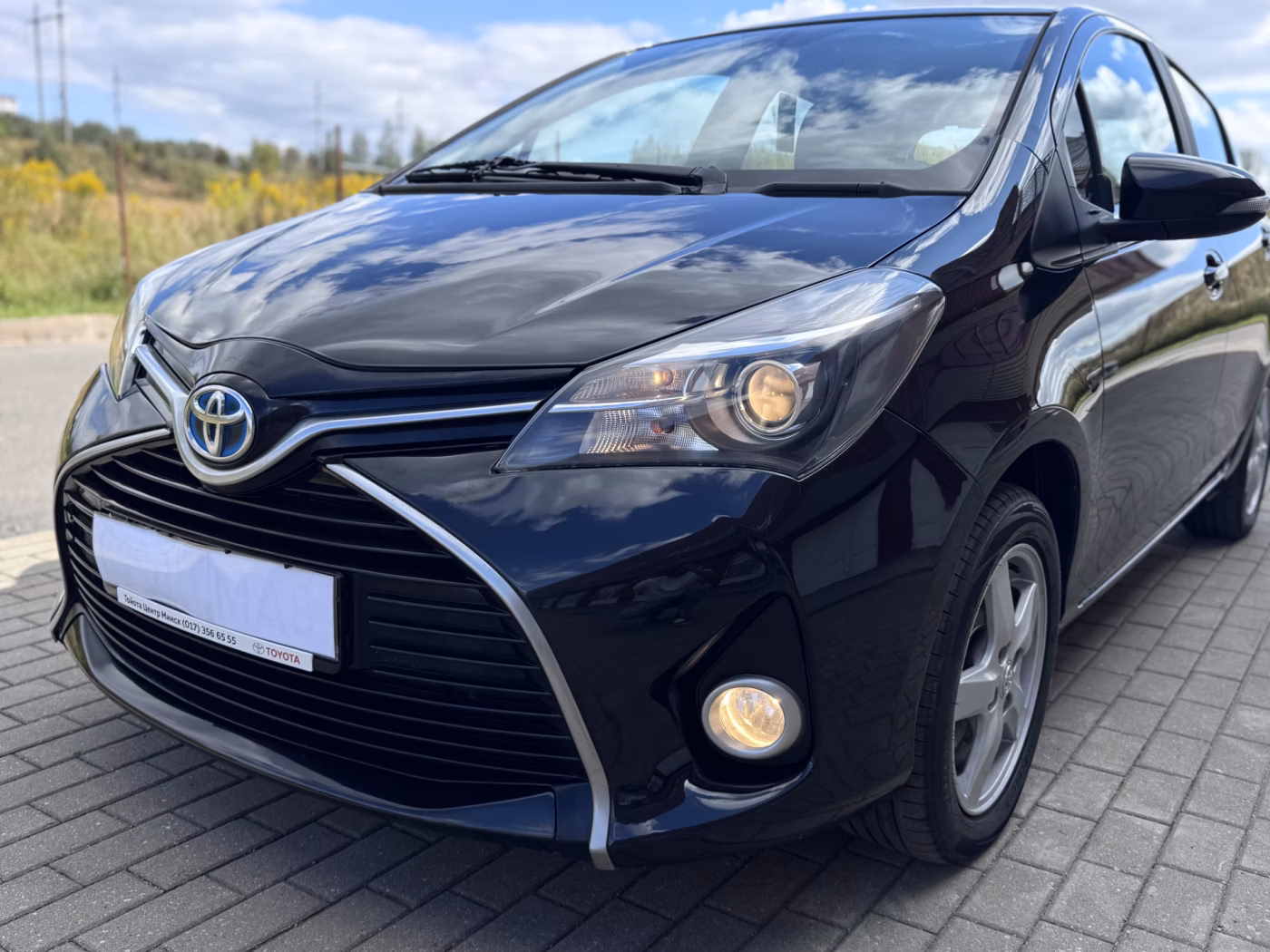 Toyota Yaris фото 3