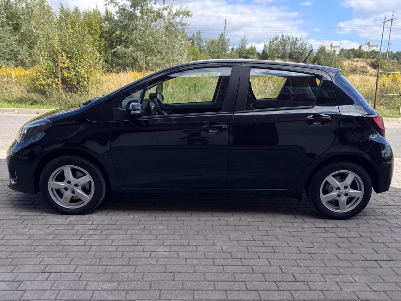 Toyota Yaris фото 5