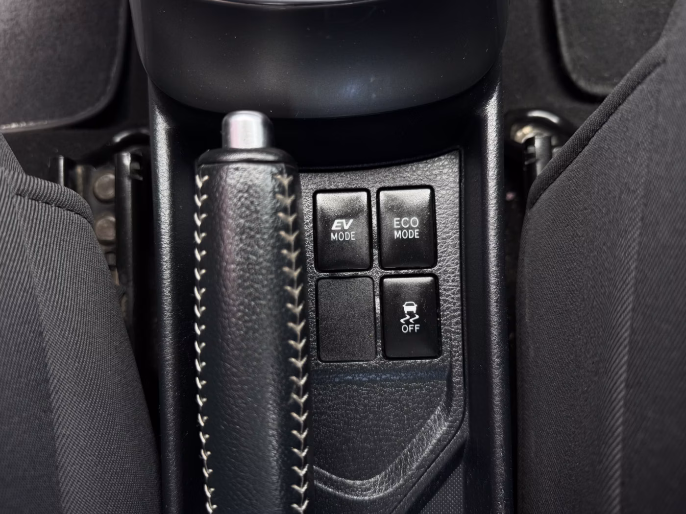Toyota Yaris фото 15
