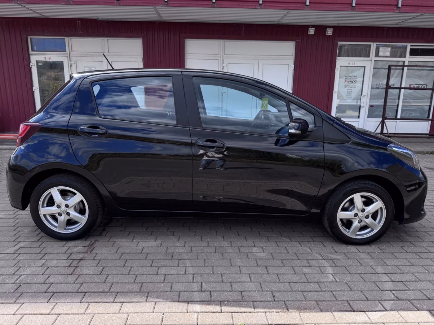 Toyota Yaris фото 19