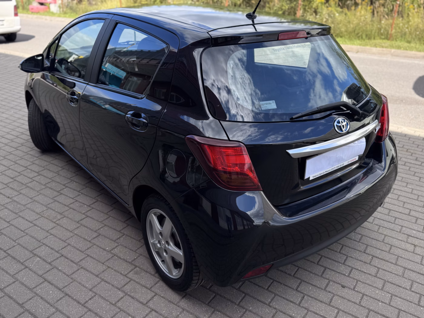 Toyota Yaris фото 29