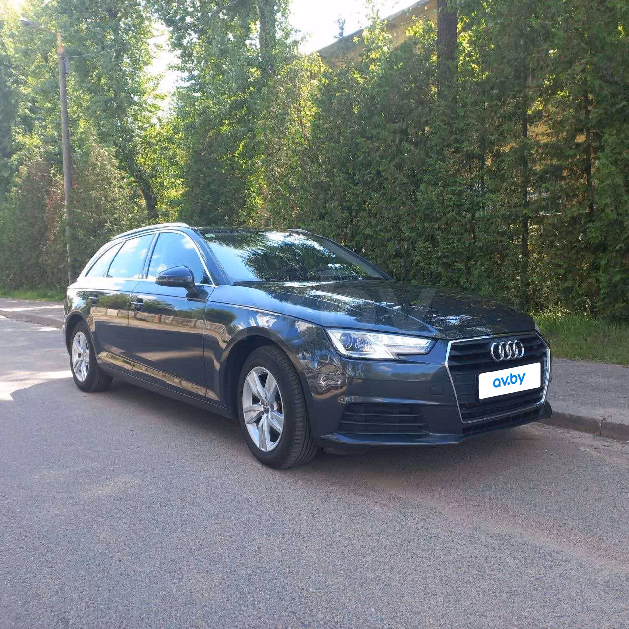 Audi A4 фото 3