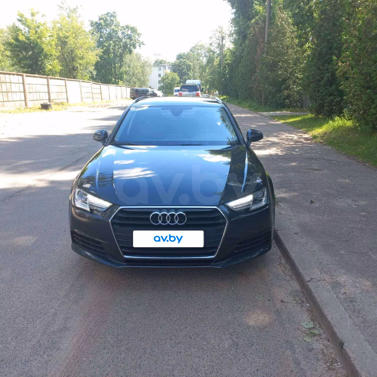 Audi A4 фото 2