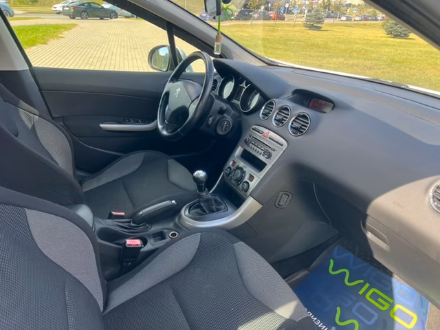 Peugeot 308 фото 11