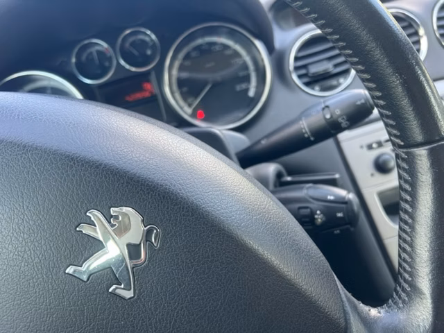 Peugeot 308 фото 16
