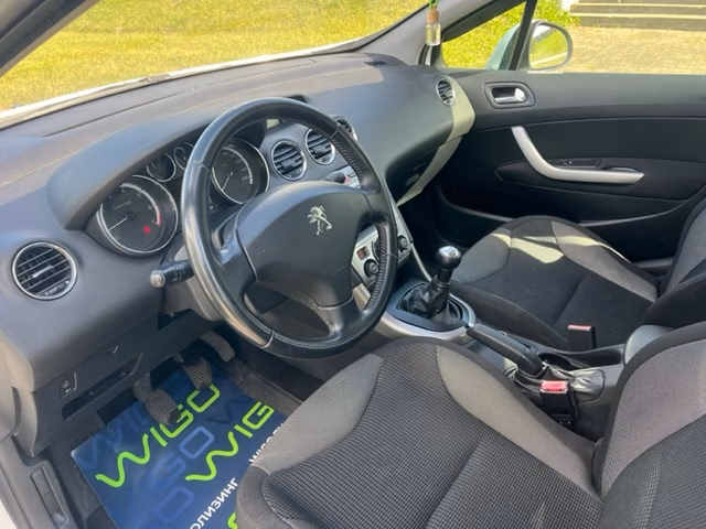 Peugeot 308 фото 9