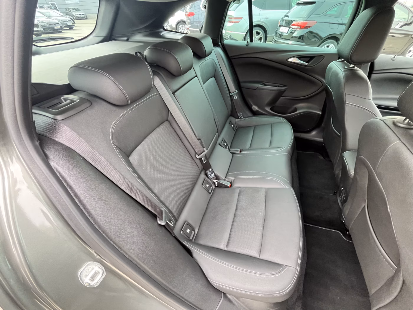 Opel Astra фото 10