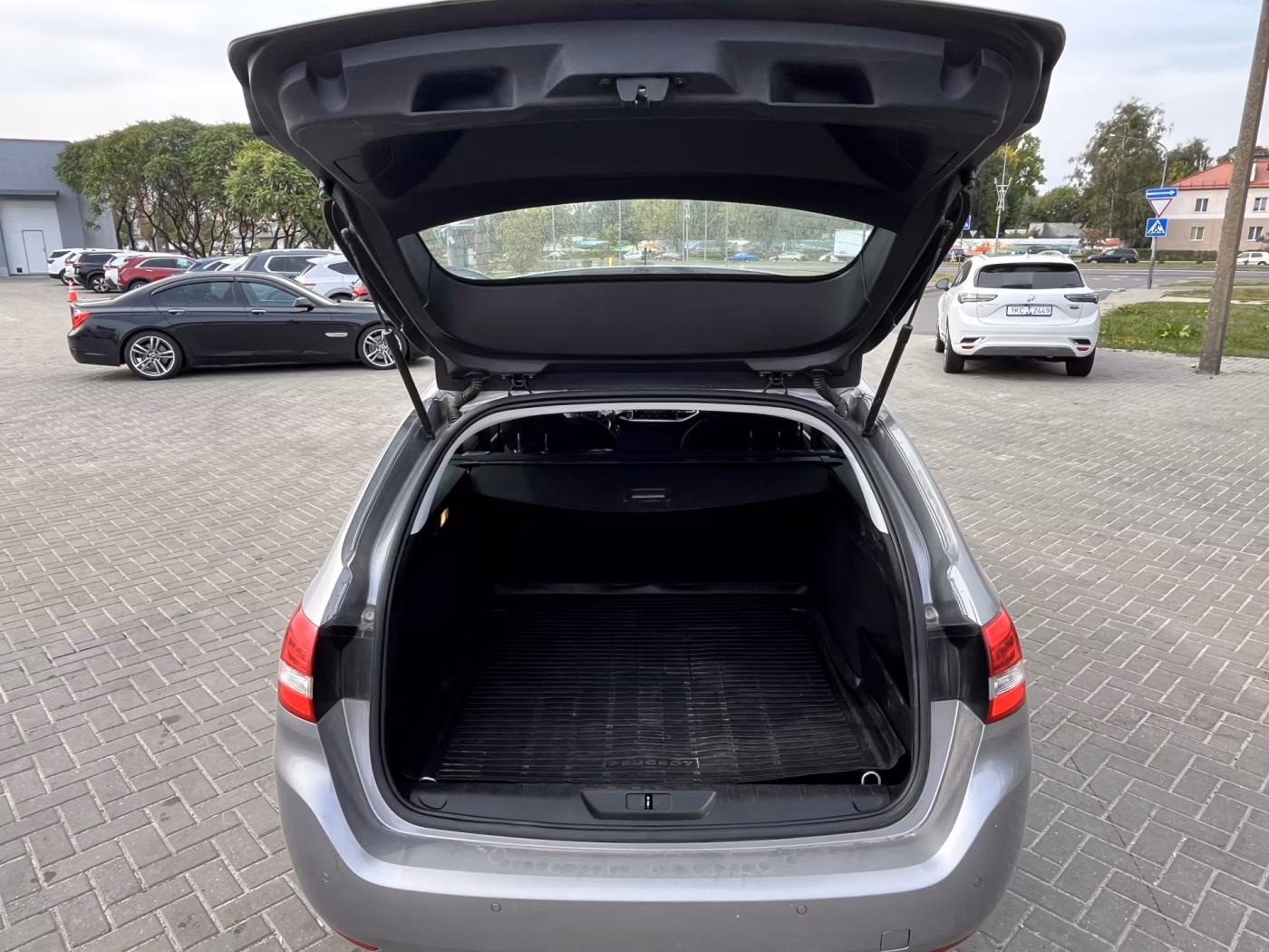 Peugeot 308 фото 6
