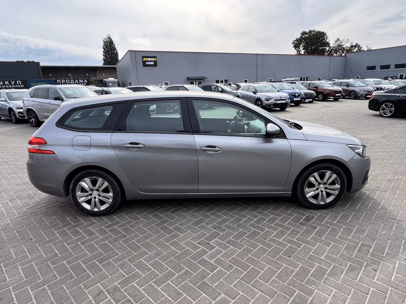 Peugeot 308 фото 10
