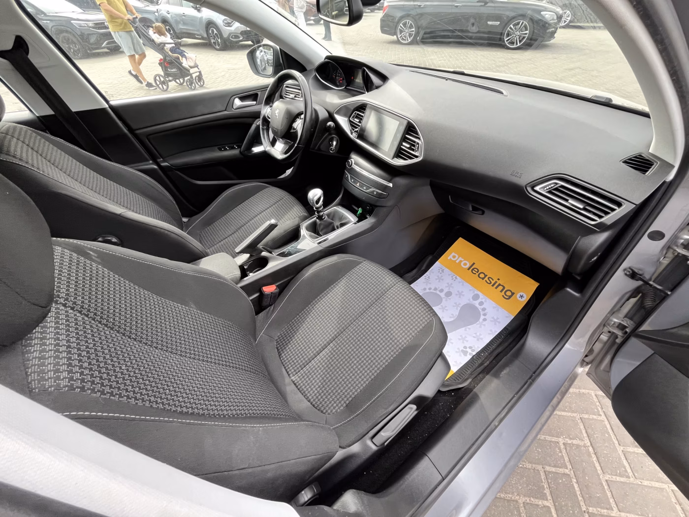 Peugeot 308 фото 12
