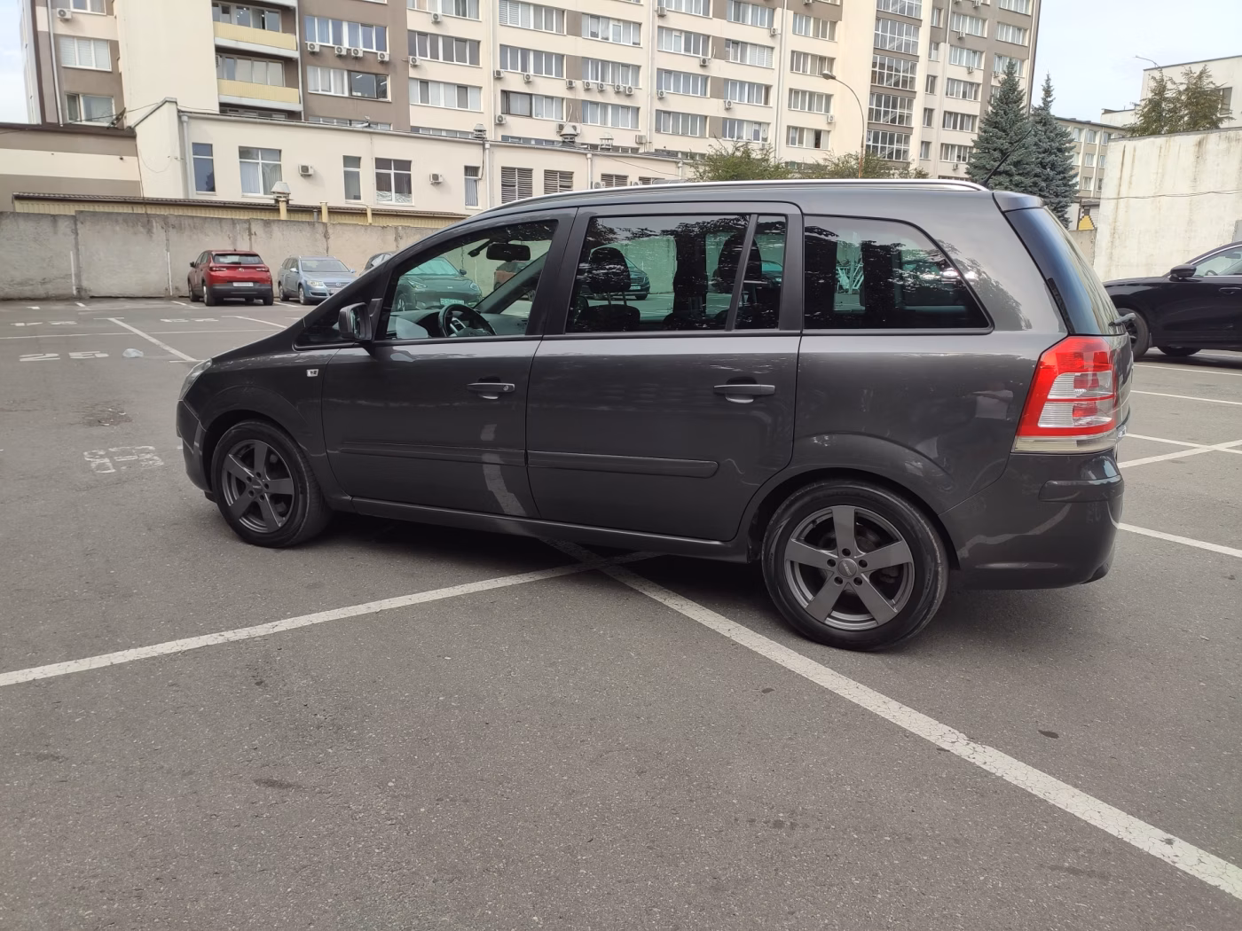 Opel Zafira фото 12