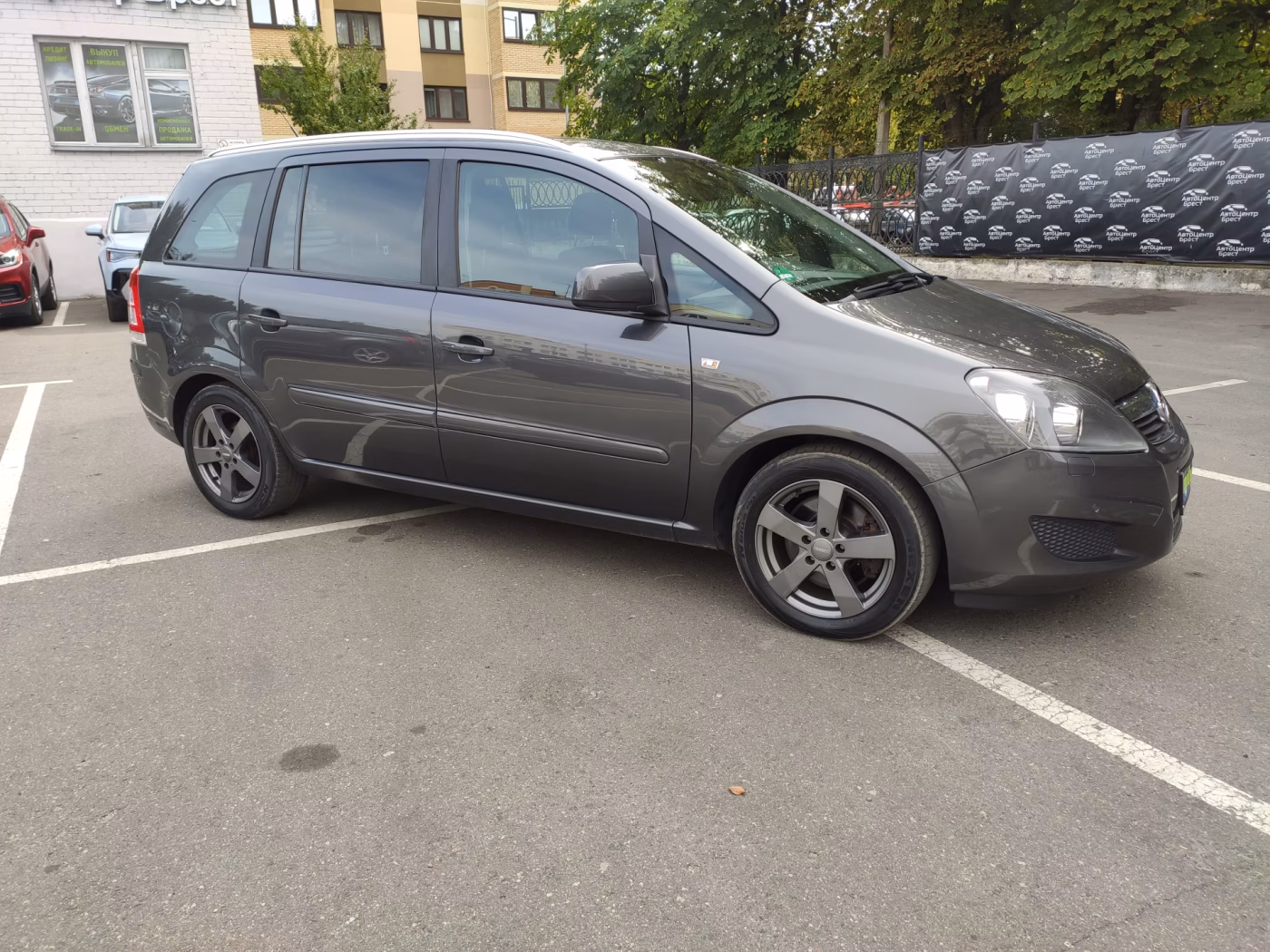Opel Zafira фото 3