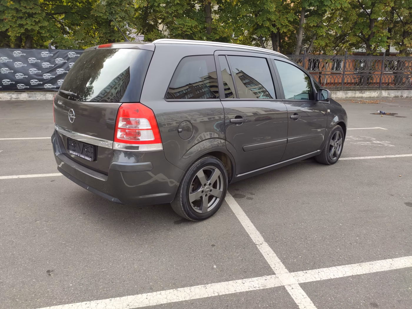 Opel Zafira фото 14