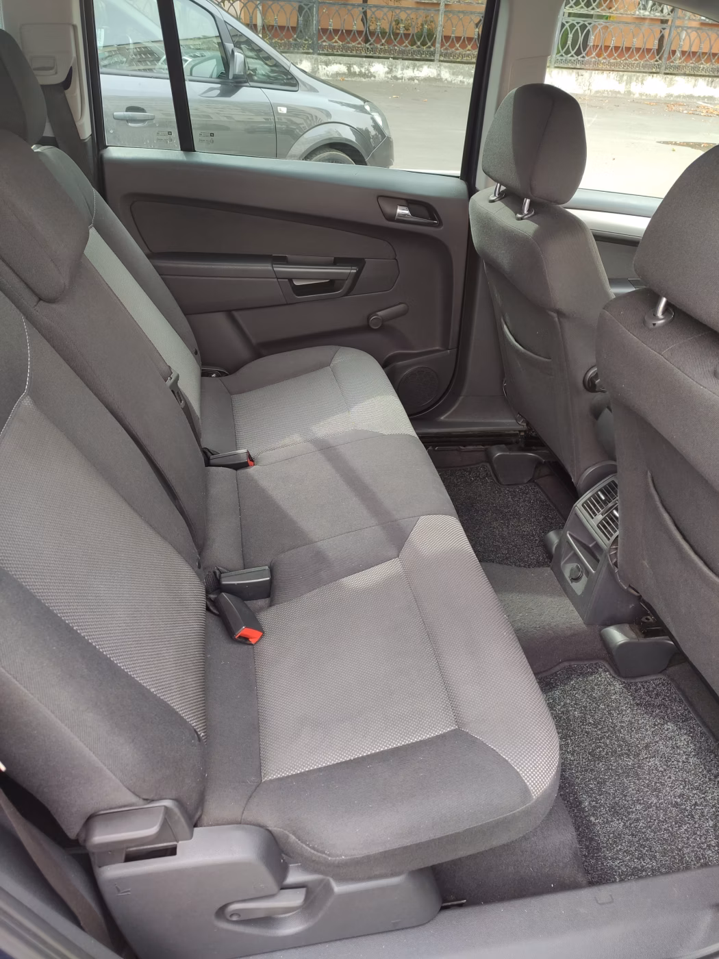 Opel Zafira фото 19