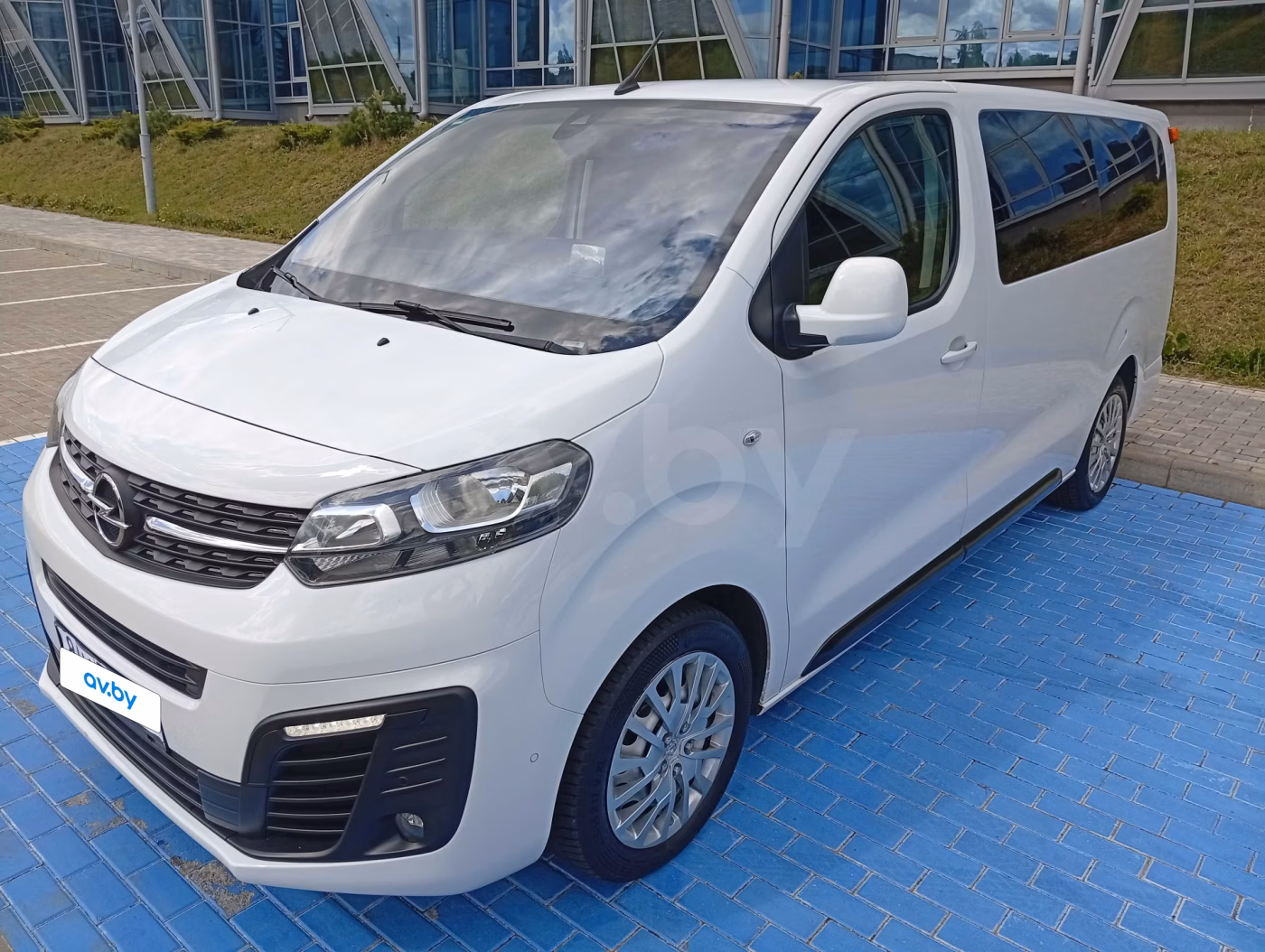 Opel Zafira Life фото 2