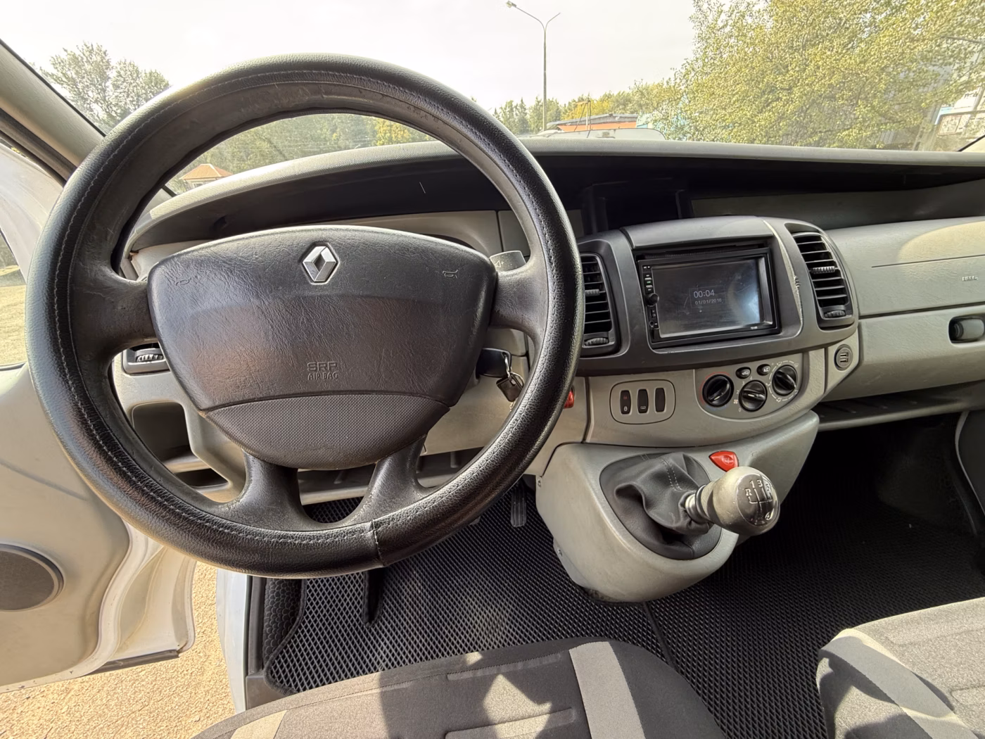 Renault Trafic фото 10
