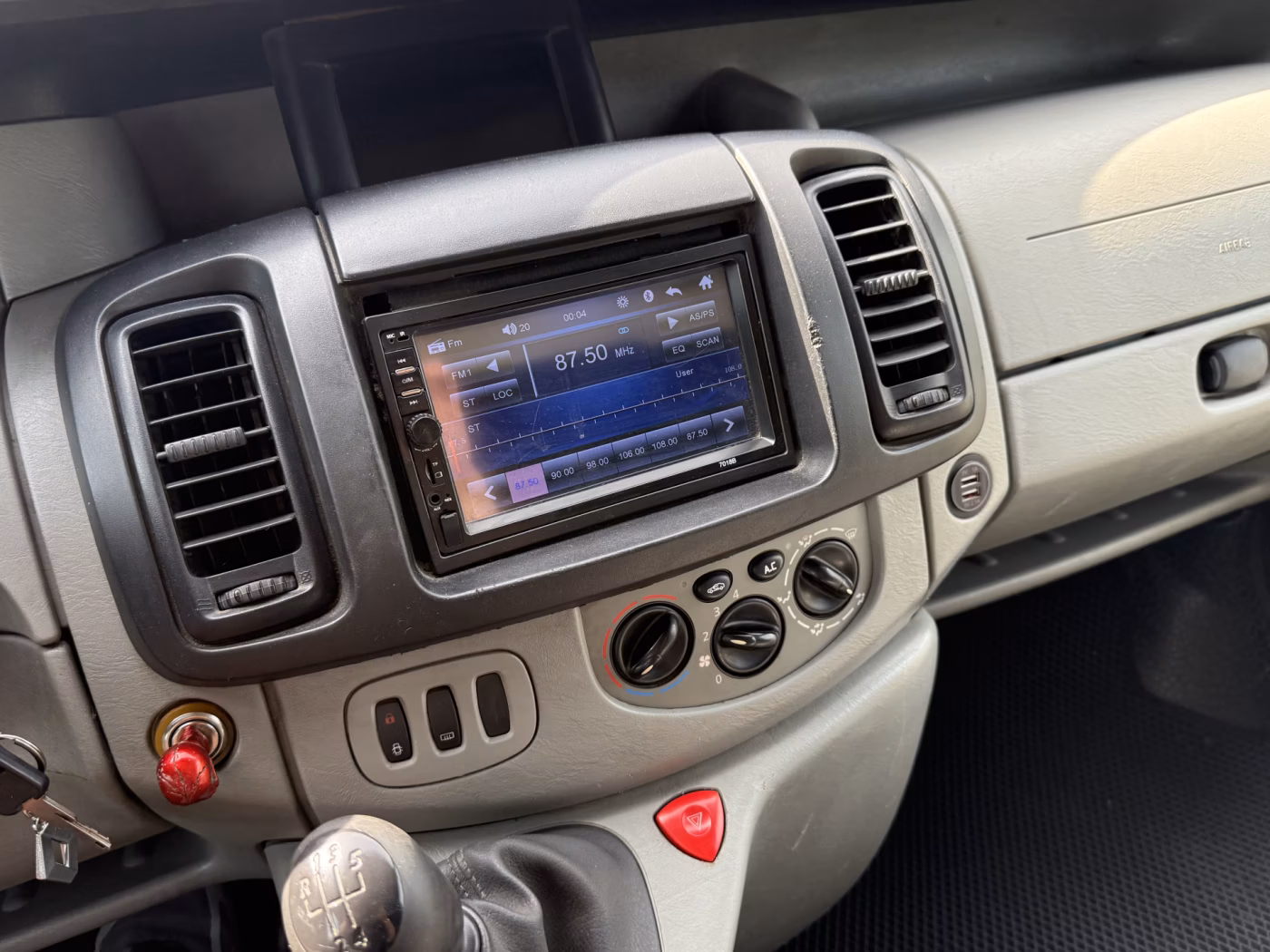 Renault Trafic фото 9