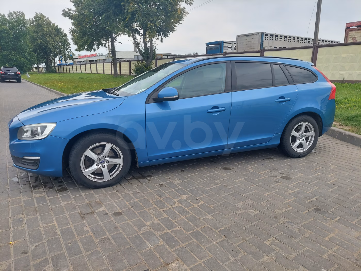 Volvo V60 фото 8