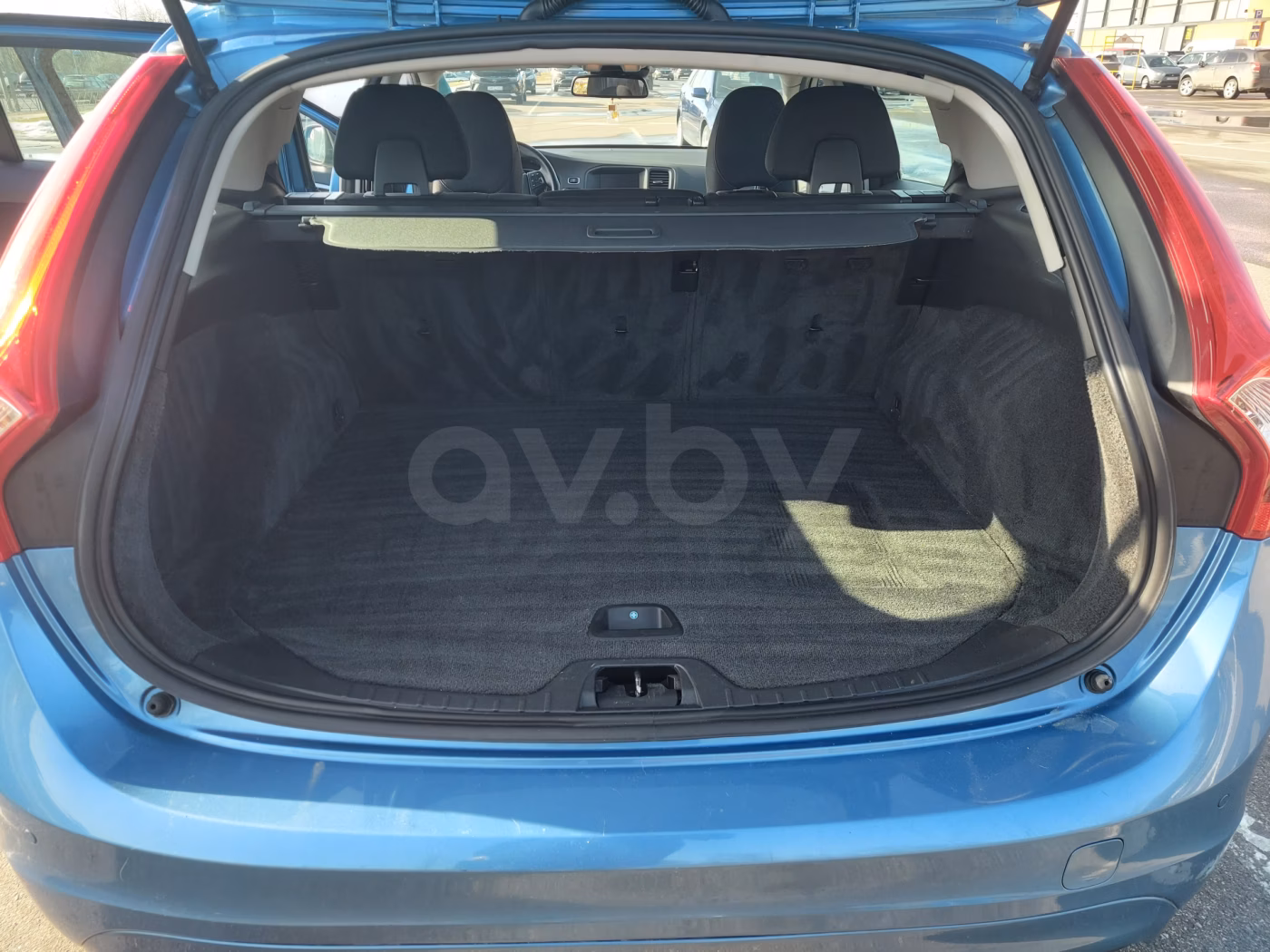 Volvo V60 фото 19