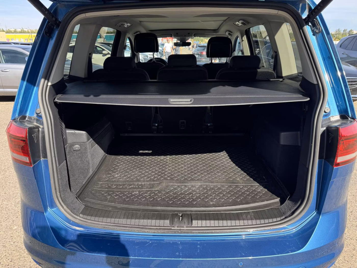 Volkswagen Touran фото 11