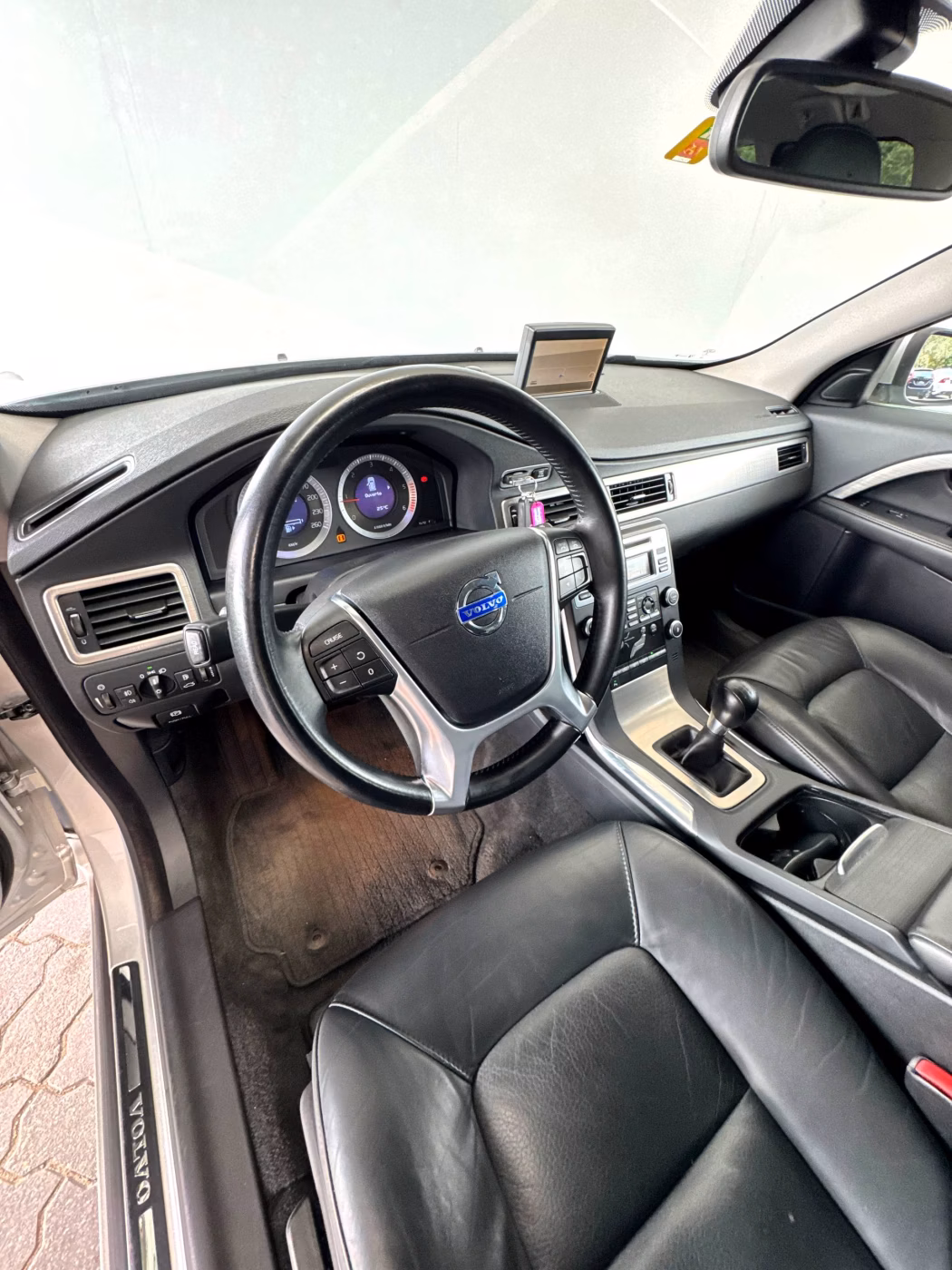 Volvo V70 фото 10