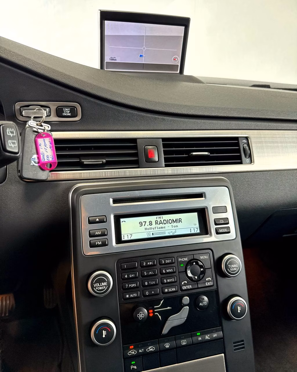 Volvo V70 фото 11
