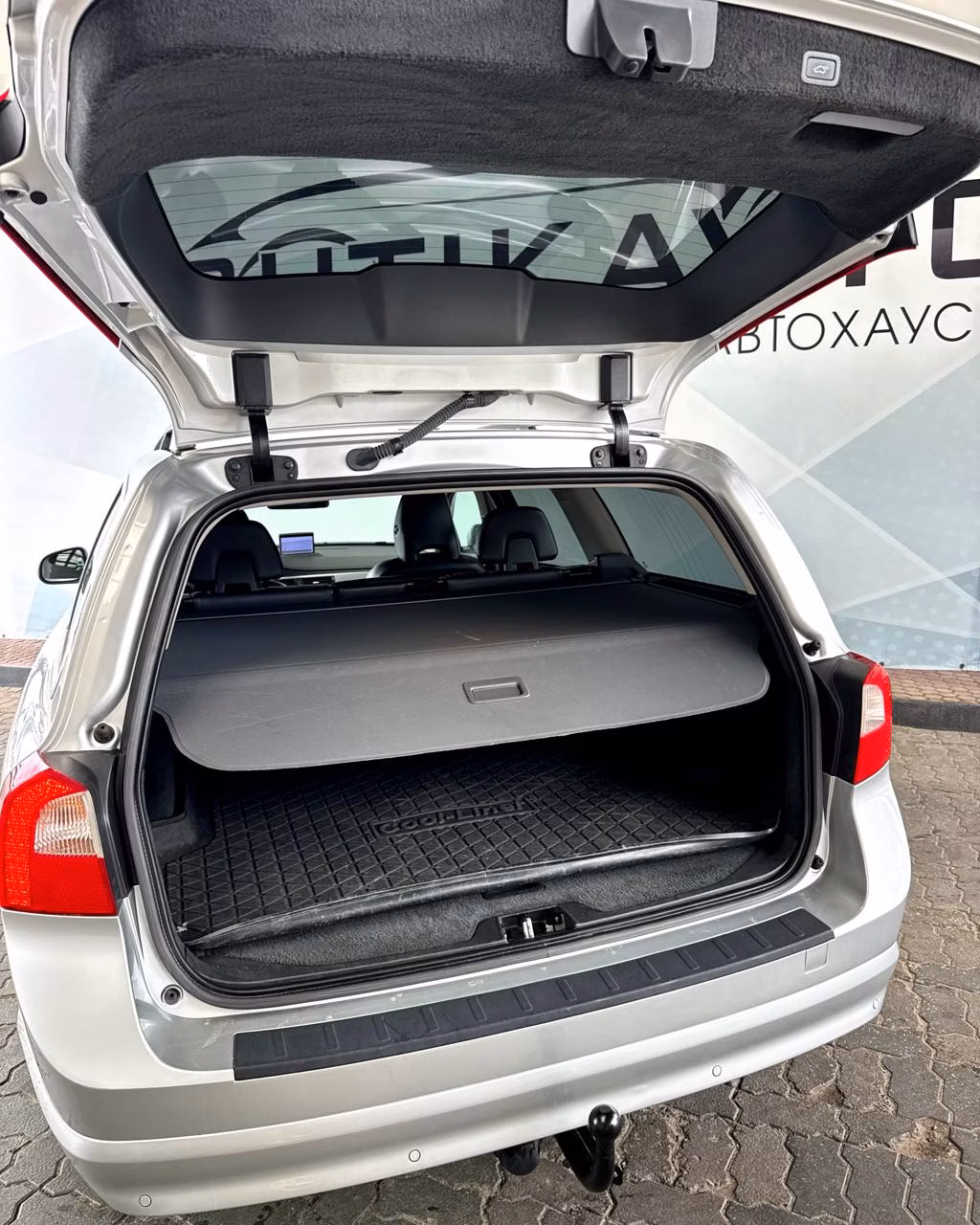 Volvo V70 фото 14