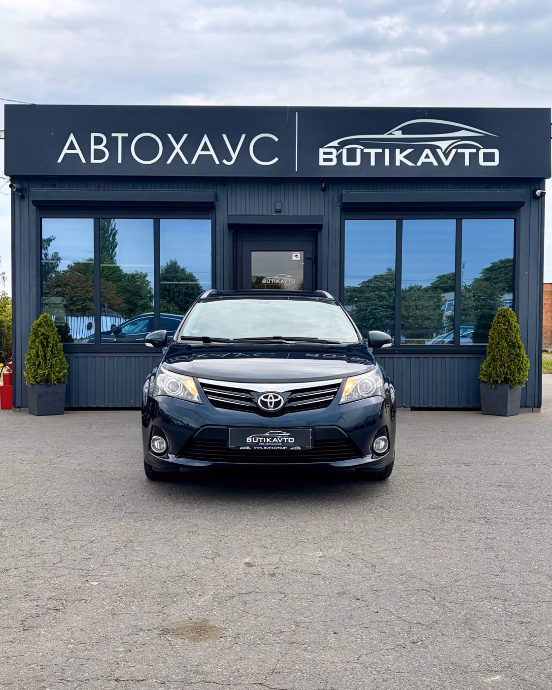 Toyota Avensis фото 2