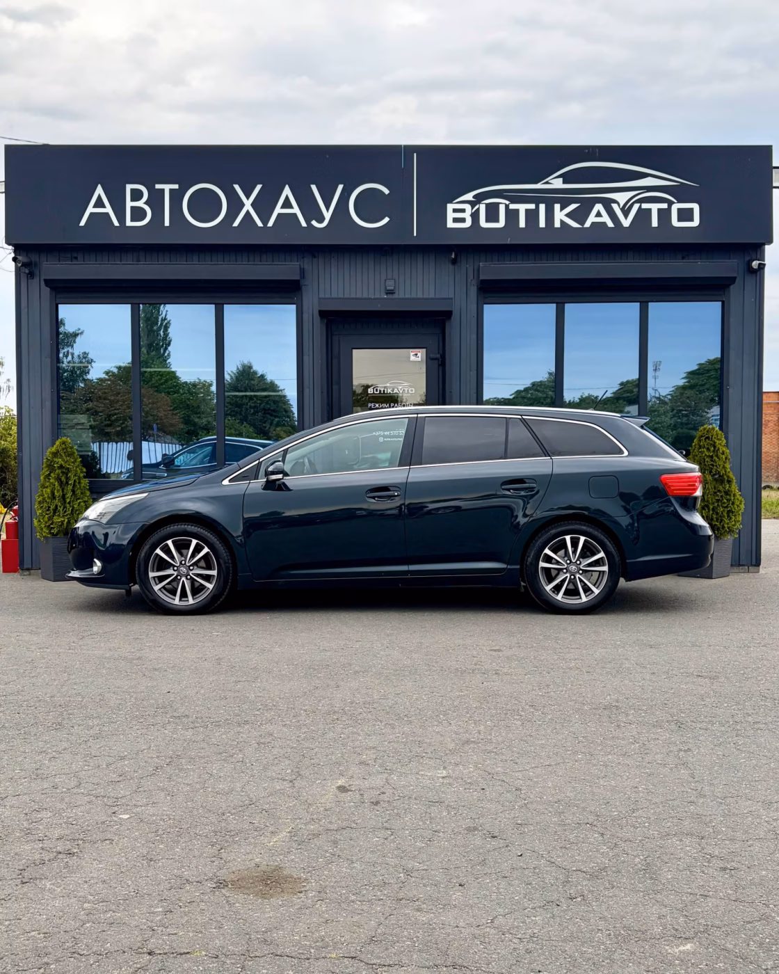 Toyota Avensis фото 4
