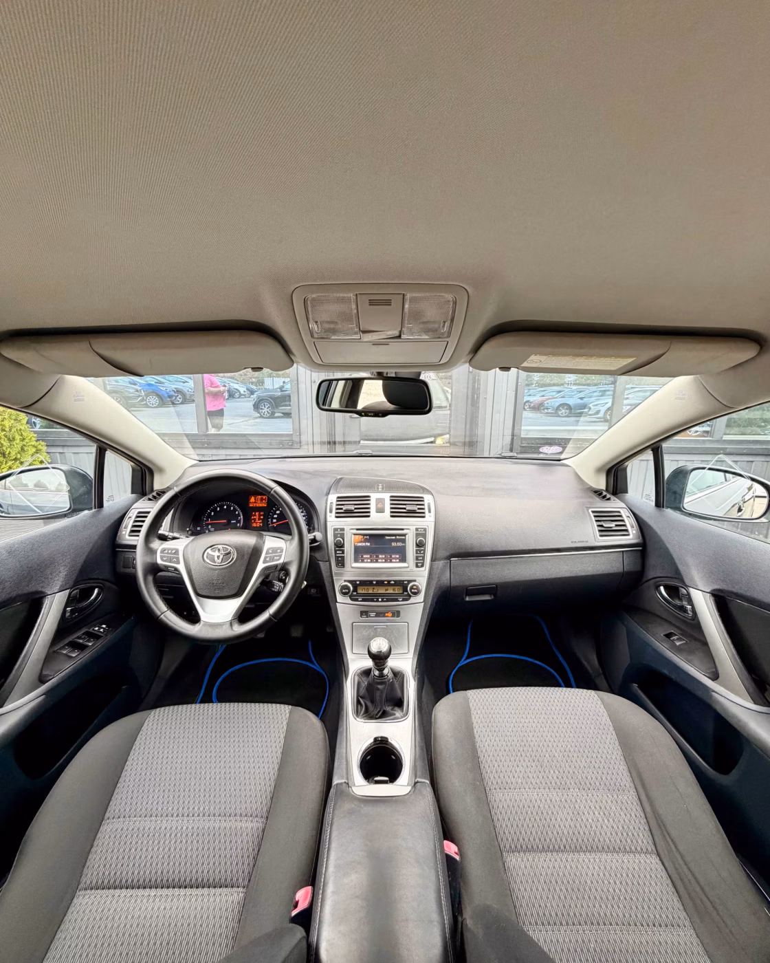 Toyota Avensis фото 9