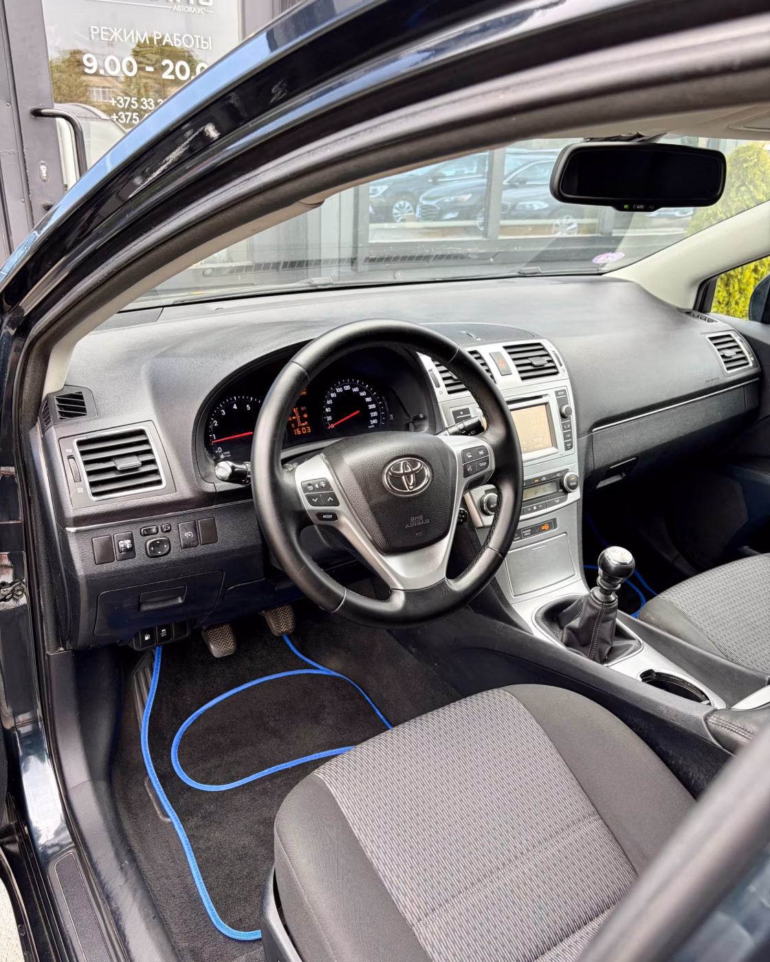 Toyota Avensis фото 10