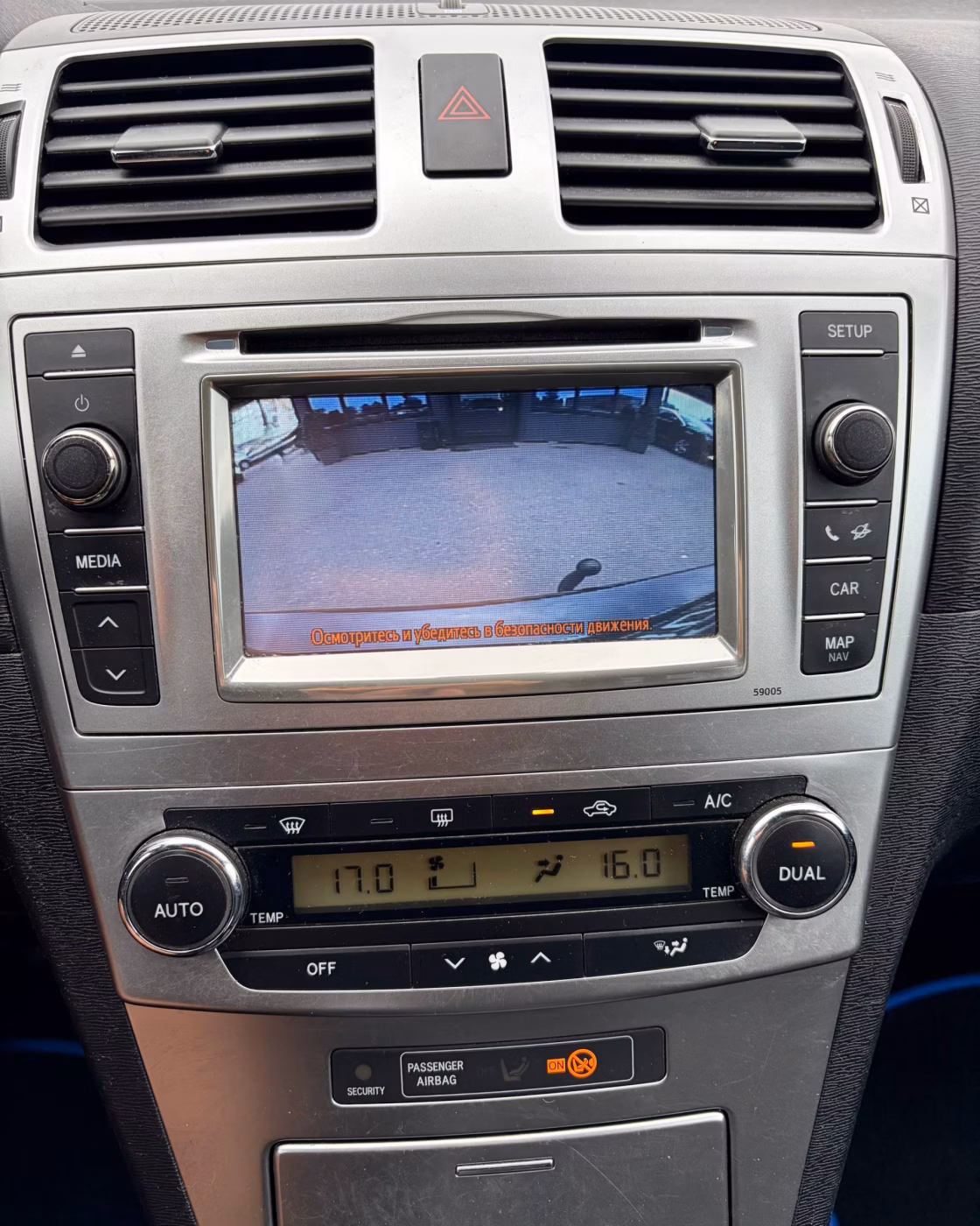 Toyota Avensis фото 14