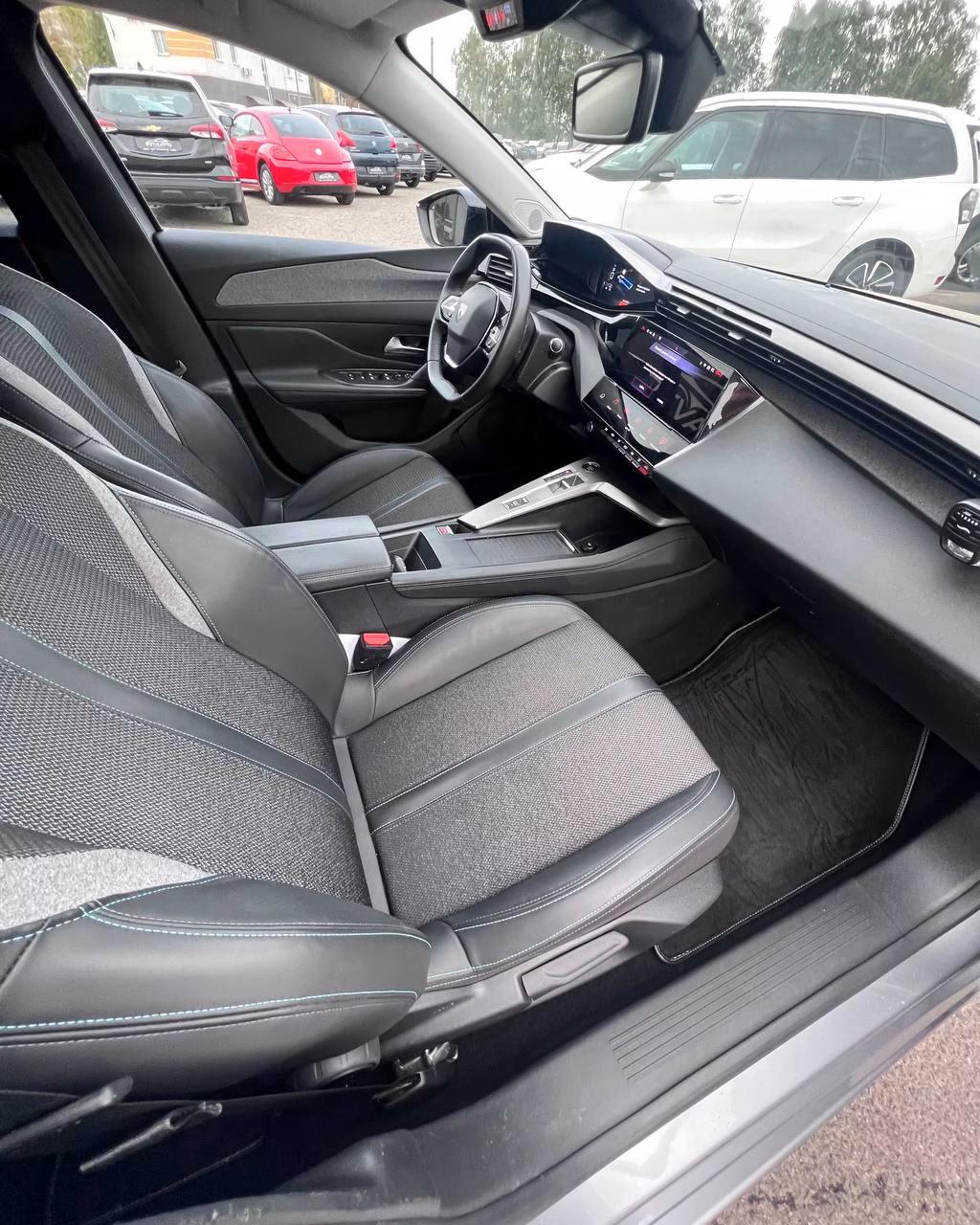 Peugeot 308 фото 13