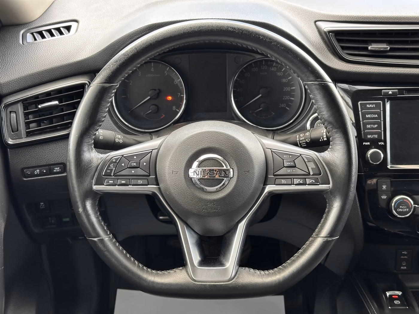 Nissan X-Trail фото 11
