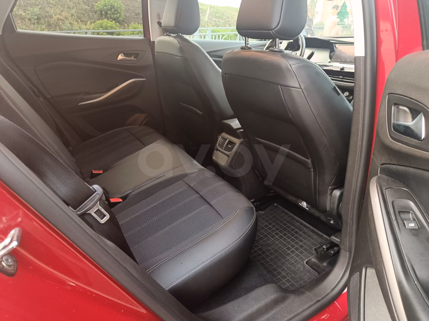 Opel Grandland X фото 11