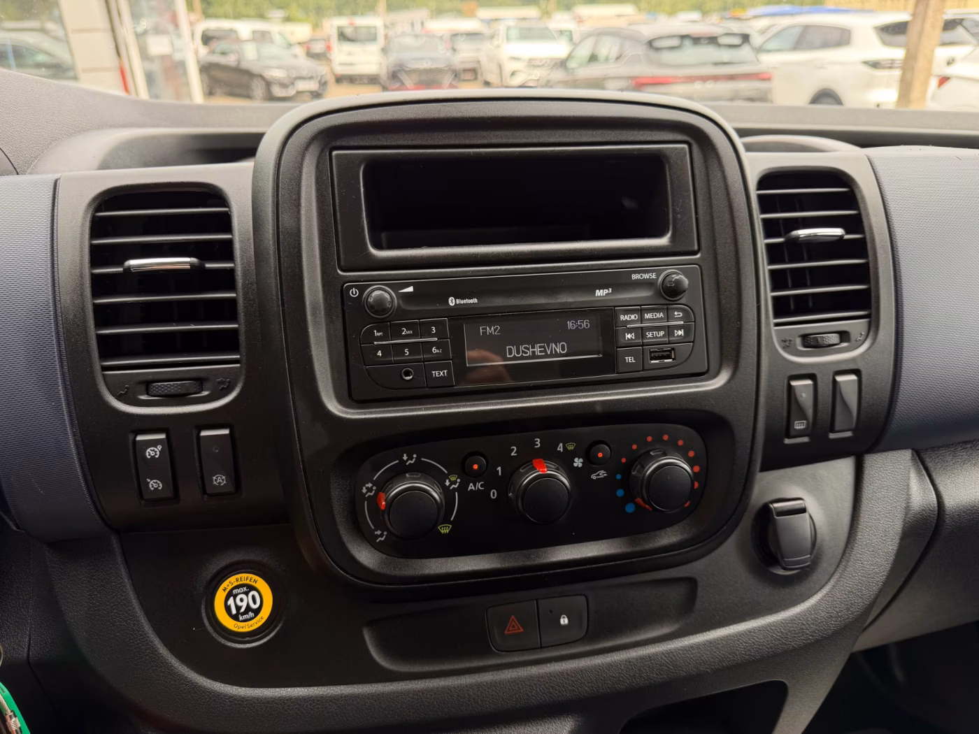 Opel Vivaro фото 20