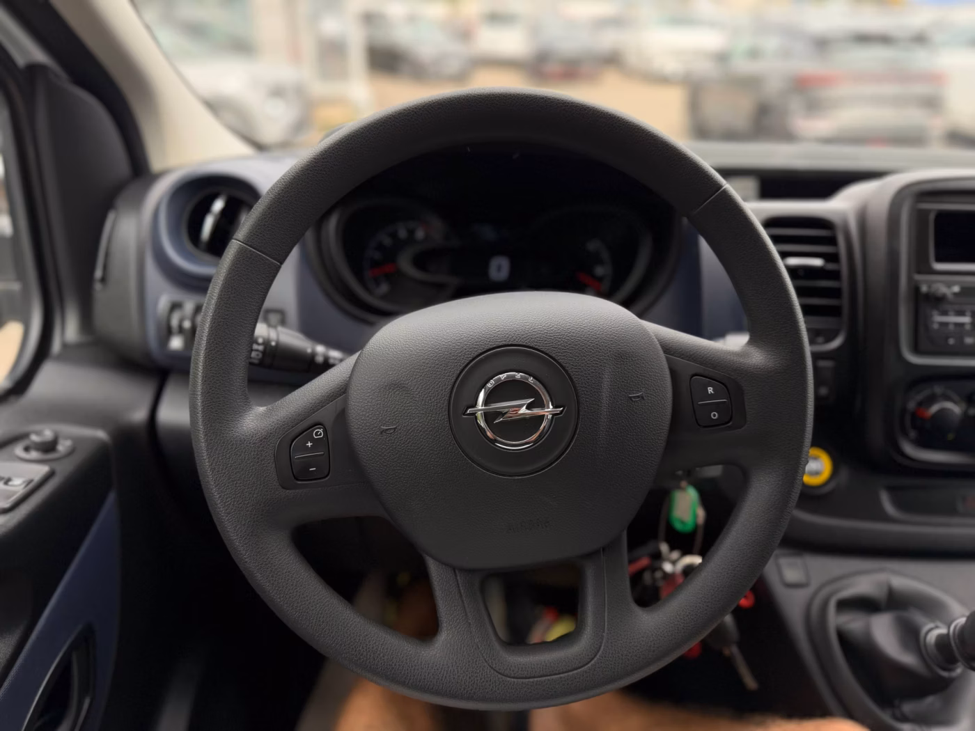 Opel Vivaro фото 13