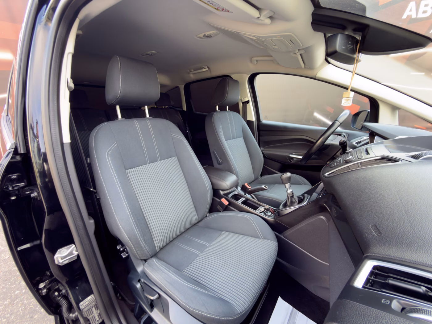 Ford C-MAX фото 15