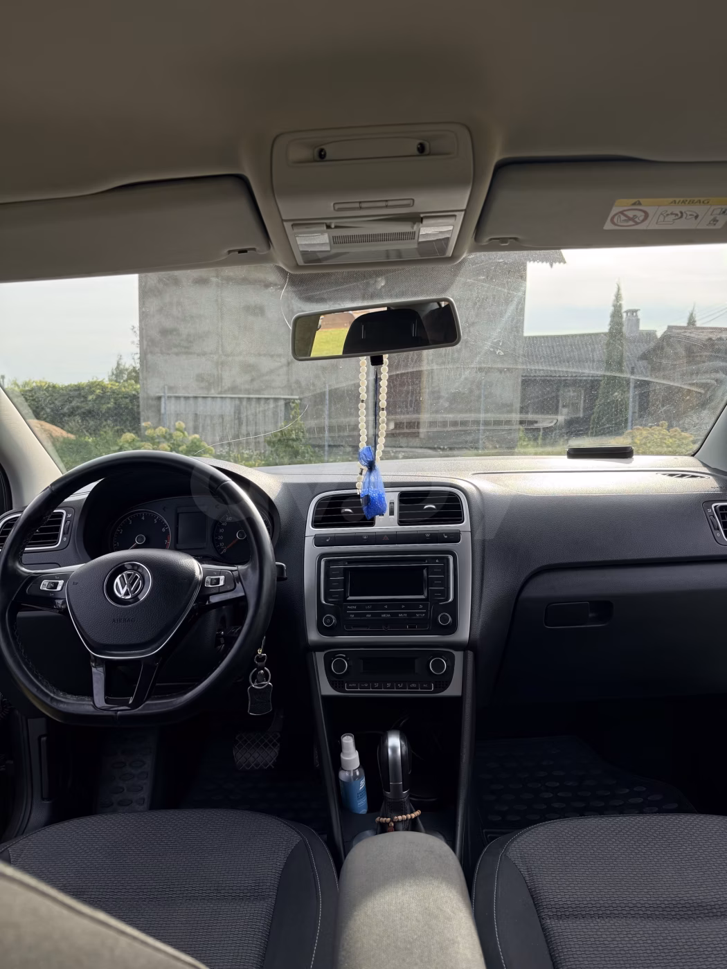 Volkswagen Polo Sedan фото 9