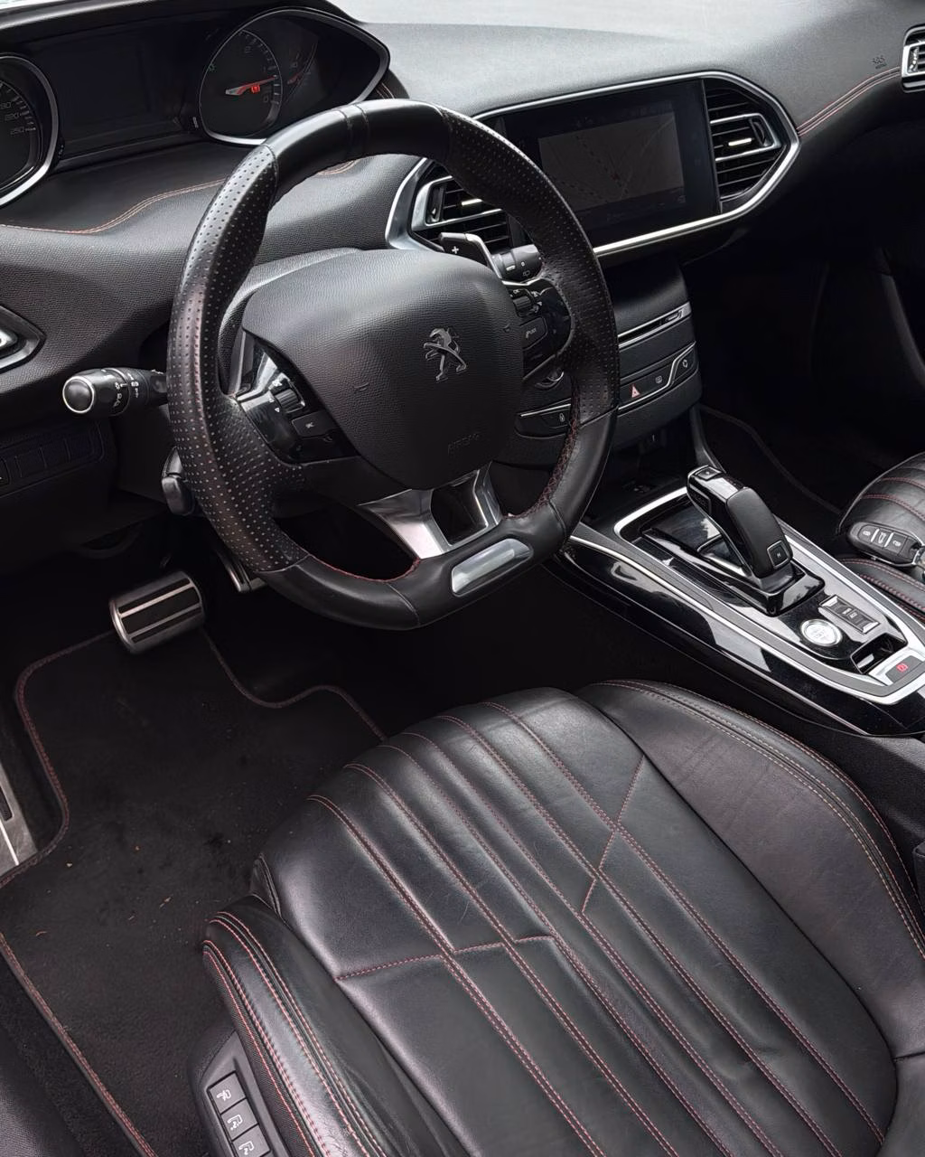Peugeot 308 фото 10