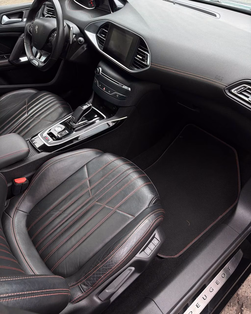 Peugeot 308 фото 13